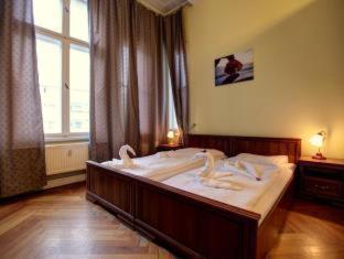 Hotel Pension Bernstein am Kurfürstendamm - Berlin - 1