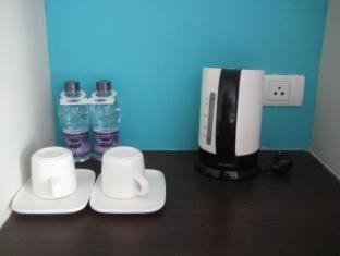 Sawasdee Hotel @ Sukhumvit Soi 8 - Bangkok - 4