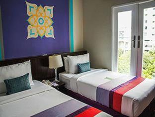 Sawasdee Hotel @ Sukhumvit Soi 8 - Bangkok - 1