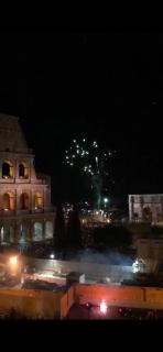 Balcony Colosseum View - Rome - 3