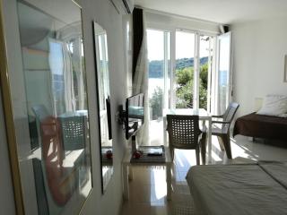 Beach House On The Cliff - Zaton - 9