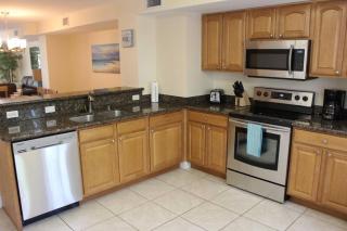 LICENSED MGR - MODERN 3/3.5 VILLA - KEY LARGO'S MOST UPSCALE OCEANFRONT RESORT! - Key Largo - 1