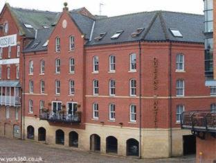 The Queens Hotel - 9