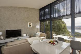 Tamar River Apartments - Rosevears - 7