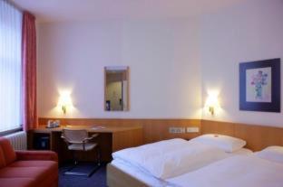Hotel Berliner Hof by Coffee Fellows Hotels - 8