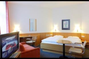 Hotel Berliner Hof by Coffee Fellows Hotels - 7