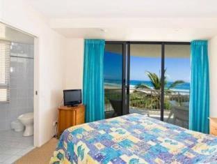 Oceanside Resort - Absolute Beachfront Apartments - Gold Coast - 9
