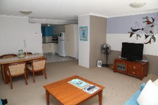Oceania on Burleigh Beach - Gold Coast - 8