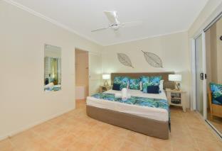 Cayman Villas Port Douglas - 7
