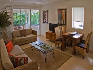Mandalay Luxury Beachfront Apartments - Port Douglas - 4