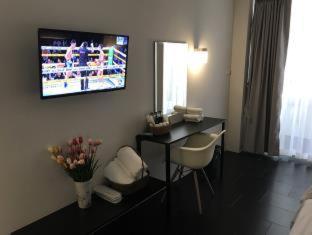 Shane Hotel - 1