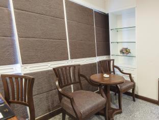 Majestic Suites Hotel - 2