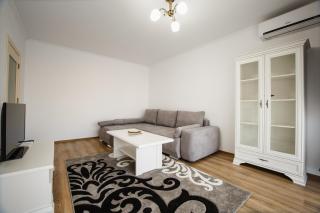 Bright & Elegant Central Apartment - 2