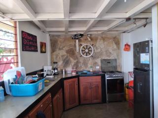 Bananoz Surfhouse - 1