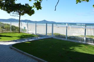 Belíssima Casa - Pé na areia - Bombinhas - Canto Grande - Bombinhas - 2