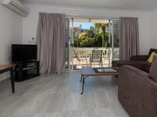 Surfers Tradewinds - 5