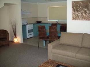 Aqua Villa Holiday Apartments - 9