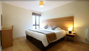 Crompton Court Apartments - 7