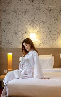 Hotel Santika Bandung - Bandung - 3