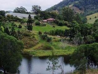 Rossmount Rural Retreat - Goomboorian - 6