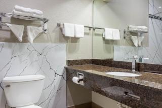 Scottish Inn and Suites Baytown - Baytown - 1
