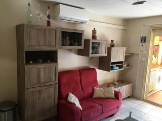 CAVALAIRE vue MER au loin MAISONNETTE TOUT ÉQUIPÉE POUR 4 PERSONNES AVEC PISCINE CLIM WIFI VÉLOS TV BARBECUES - Cavalaire-sur-Mer - 6