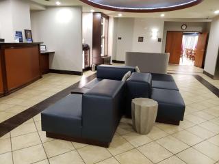 Best Western Plus San Antonio East Inn & Suites - San Antonio - 2