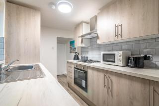 PLATFORM Avenues Apartment 1 with Free Street Parking - Hull - 0