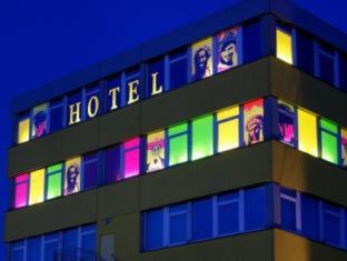 AMH Airport-Messe-Hotel Stuttgart - 9