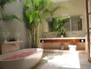 Villa Chocolat Seminyak - 2
