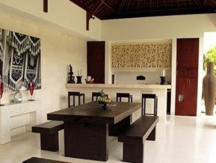 Villa Chocolat Seminyak - 1