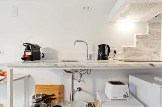 Beautiful 1 Bedroom Apartment in Lisbon - 9