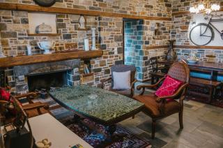 Eudora Full Guest House - 2