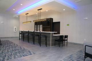 La Quinta Inn & Suites by Wyndham Galveston West Seawall - Galveston - 1