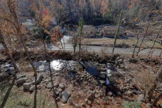 Riverside Escape & Roaring Romance - Gatlinburg - 9