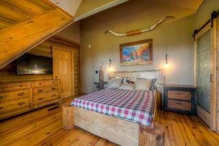 Rustic Luxury - Morganton - 4