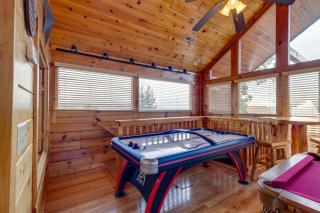 Sweet Surrender - Pigeon Forge - 2