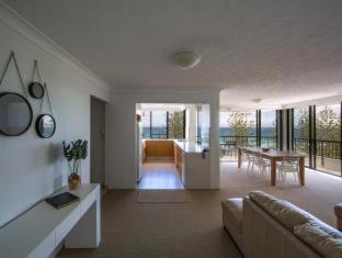 Southern Cross Beachfront Holiday Apartments - 7