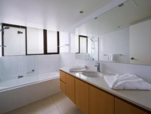 Southern Cross Beachfront Holiday Apartments - 4