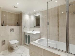 Southern Cross Beachfront Holiday Apartments - 3