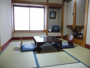 Jizokan Matsuya Ryokan - Nagano - 8