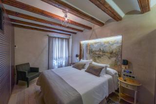 El Palacio de Argensola by Alogest - Saragozza - 4