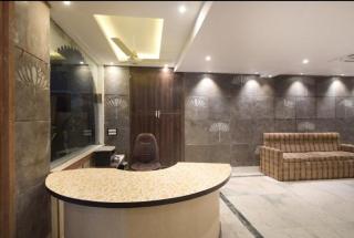 Hotel Rani Palace at Lake Fatehsagar - 9