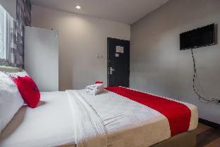 RedDoorz Plus near Mangga Besar Station 2 - Jakarta - 6