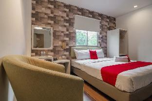 RedDoorz Plus near Mangga Besar Station 2 - 1