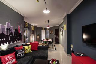 The Terminal 1 Stay - Steps From Nightlife and Airport - 6