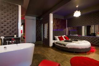 Yourplace Romantic Apartment with private patio - 6