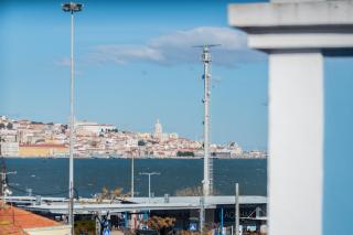 Vista Lisboa Guest Apartments - Almada - 4