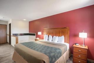 Econo Lodge - Cedar Rapids - 6