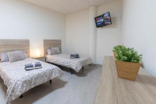 El Puente Holiday Home -Airport - 6